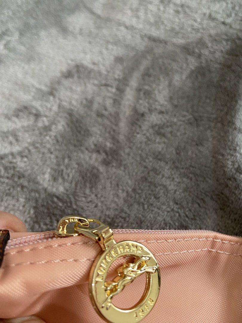 Longchamp Sakura Pink Medium Long Handle (Category: Tote Bags) located in Cagayan de Oro. Submitted by shopforlesshere (Listing ID 1468258867, Image 3). Description: Longchamp Sakura Pink Medium Long Handle NGA.