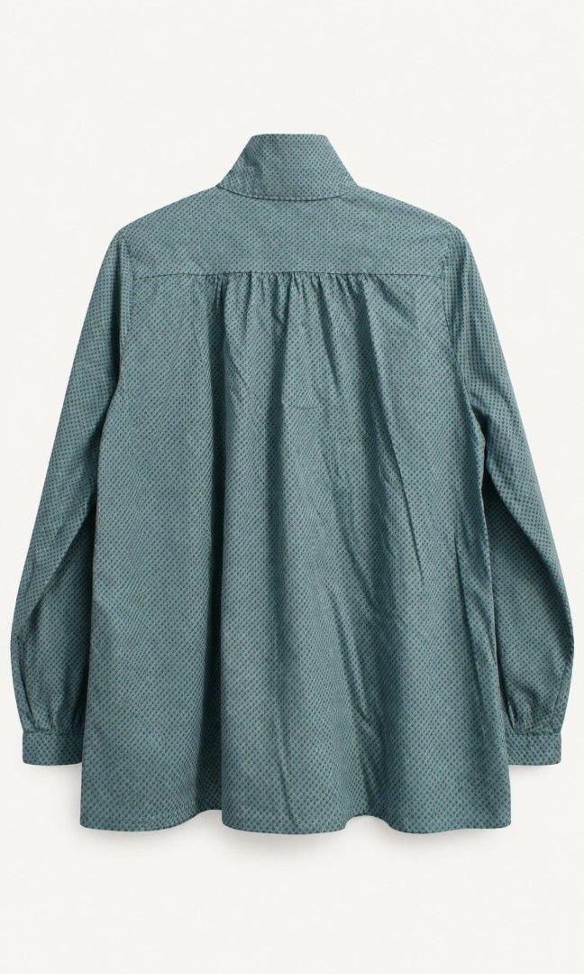 Longsleeves Blouse (new post) (Category: Longsleeves) located in Pasay City. Submitted by fortuneflow888 (Listing ID 1468180956, Image 2). Description: For sale : longsleeves blouse P195 pesos only! size: fits Small to Medium frame brand: Neutra made in Korea Condition: lightly used meet-up location / schedule: 12:00pm onwards / every Sunday only.