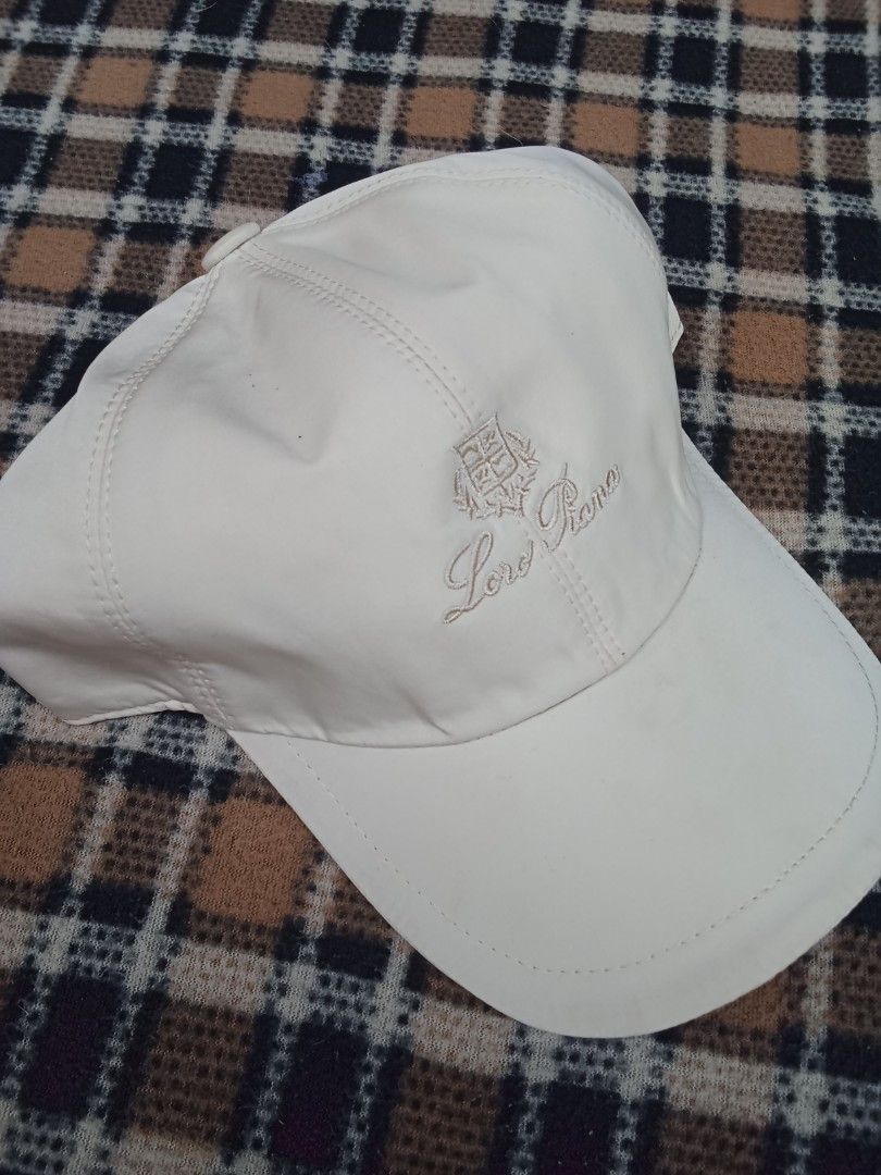 Loro Piana Elastic Garter White 🧢 (Category: Caps & Hats) located in Manila. Submitted by mariant10 (Listing ID 1468079130, Image 3). Description: EXCELLENT CONDITION 💯 COD AROUND METRO MANILA VIA LALAMOVE 🛵 LOCATION TONDO MANILA📍 DM TO PURCHASE 📥.