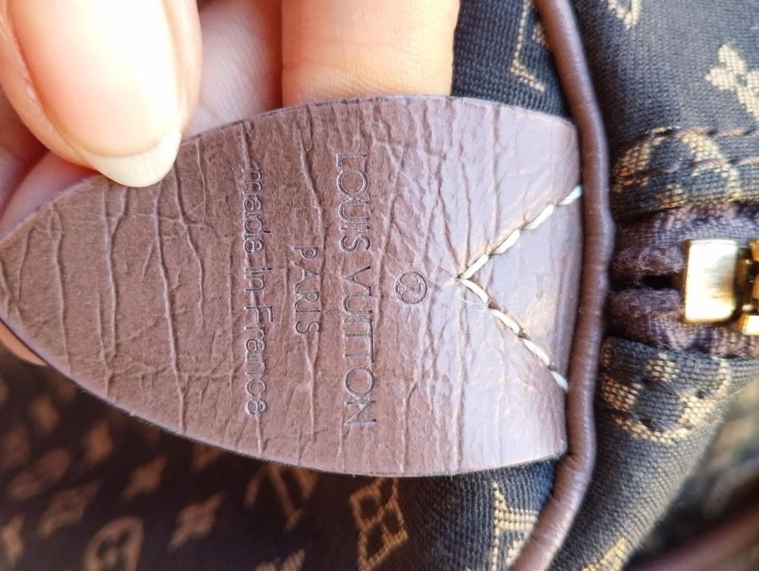 Louis vuitton (Category: Luxury Bags & Wallets) located in Roxas City. Submitted by leeeryue (Listing ID 1468147997, Image 3). Description: no issue no rubs on canvas.
