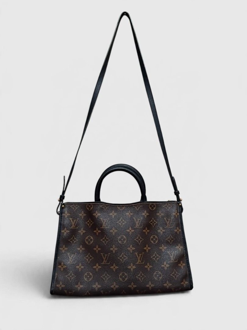 Louis Vuitton (Category: Luxury Bags & Wallets) located in Malasiqui. Submitted by v.hype (Listing ID 1468175289, Image 2). Description: Louis Vuitton monogram 2way hand bag crossbody excellent condition price: 8000 pesos + ship.
