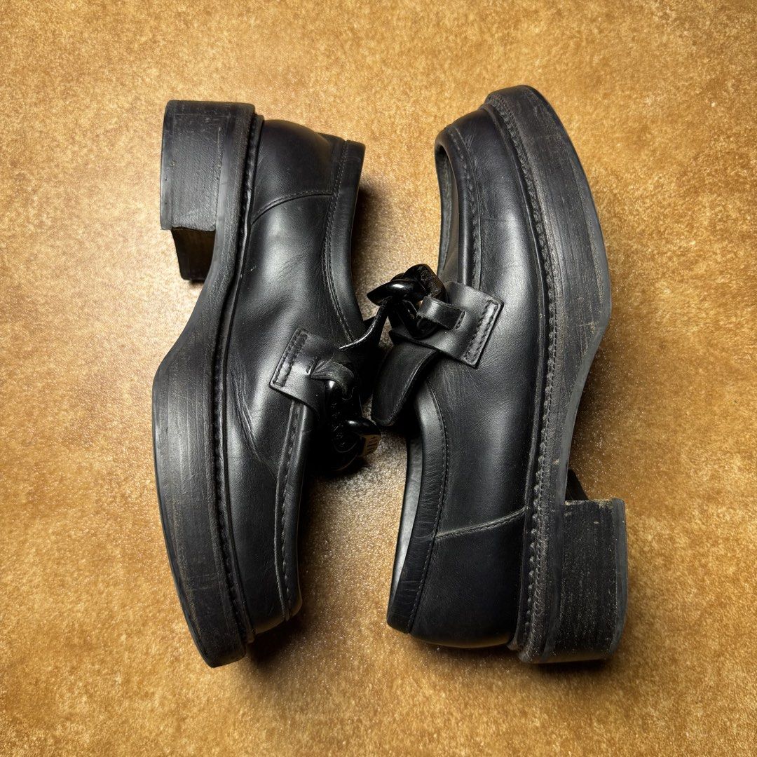 LOUIS VUITTON ACADEMY LOAFERS (Category: Loafers) located in Panabo. Submitted by shoerarefinds (Listing ID 1468279628, Image 3). Description: ĻÓÙÏŠ V “Academy loafers” SIZE: EU 37 1/2 / US 6/ 23.5 CM Very Good Condition, minimal heel drag LOCATION: PANABO CITY, DAVAO DEL NORTE, 8105 2100 FREESHIPPING.