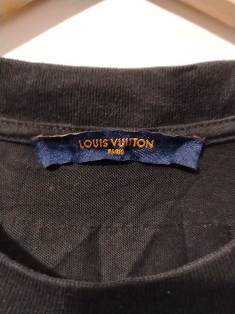 Louis Vuitton Craftmanship (Category: Tshirts & Polo Shirts ) located in Candijay. Submitted by 6312_streetwear (Listing ID 1468199811, Image 2). Description: 22x29 Crack prints No other Issue 10/10 Color Rate.