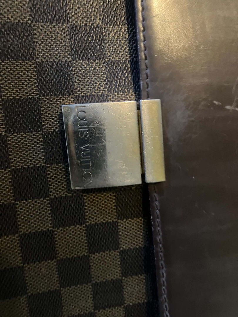 Louis Vuitton Damier Ebene Altona pm (Category: Luxury Bags & Wallets) located in Quezon City. Submitted by jacquesparkles (Listing ID 1468233214, Image 3). Description: guaranteed authentic or 3x money back pwede lagyan ng sling bag unisex last price posted pwd ho hulugan basta on time mag pay . to reserve 10k down.