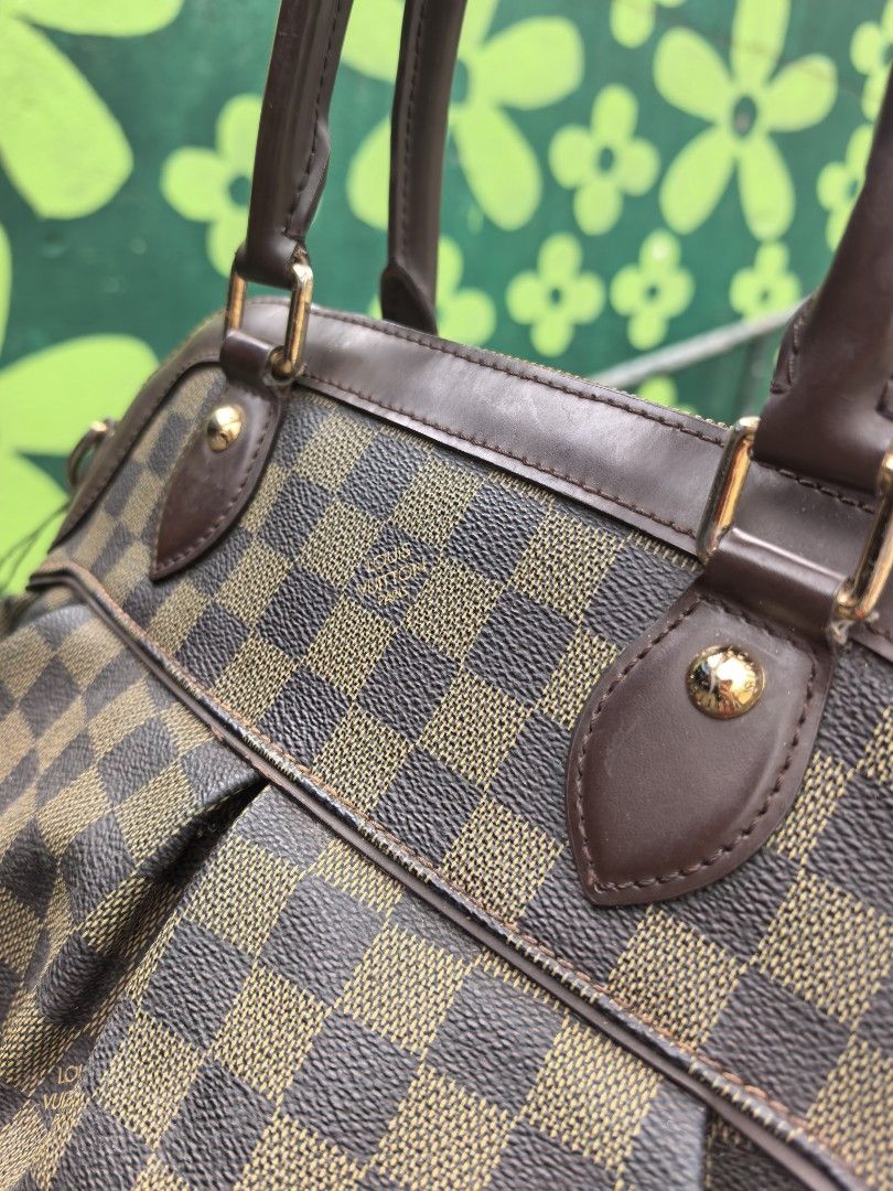 Louis Vuitton monogam bag (Category: Luxury Bags & Wallets) located in Baguio. Submitted by ashzachary (Listing ID 1468083886, Image 3). Description: Louis Vuitton monogam Condition :Excellent condition Color rate 10/10 Size :Medium No code No issues No flaws Super ganda sa personal Pm. More details Good quality Plsss 📌No Bogus 📌No return MOP What you see is what you get PALAWAN, CEBUNA GCASH AND BDO Reminder😊 We're selling thrifted clothes so