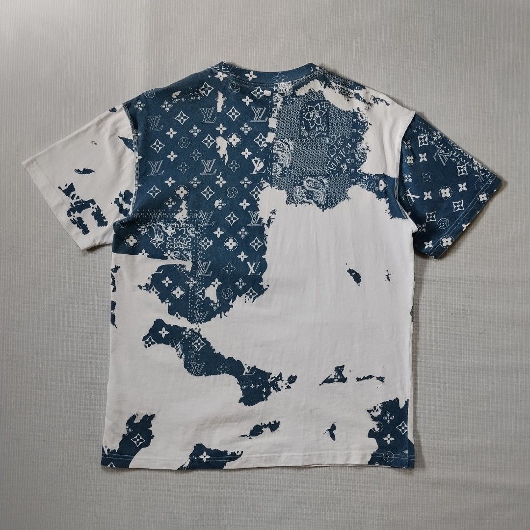 LOUIS VUITTON (MONOGRAM BANDANA TSHIRT) (Category: Tshirts & Polo Shirts ) located in La Carlota. Submitted by heavydigs_thriftshop (Listing ID 1468117490, Image 2). Description: LOUIS VUITTON (MONOGRAM BANDANA TSHIRT) RATE VERY GOOD CONDITION SIZE SMALL PRICE 999 ADD SHIPPING FEE DM TO PURCHASE.
