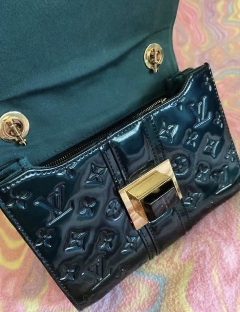 Louis Vuitton Monogram Vernis Patent Leather Handbag (Category: Luxury Bags & Wallets) located in Muntinlupa City. Submitted by hollieberrygirl (Listing ID 1468138459, Image 3). Description: Turquoise Kili Shoulder Bag Approx measurements L 9” W 2” H 7” Coded Barely used, stored With minor flaws on strap and top from storage (see last photo) ₱3,850 SF c/o buyer.