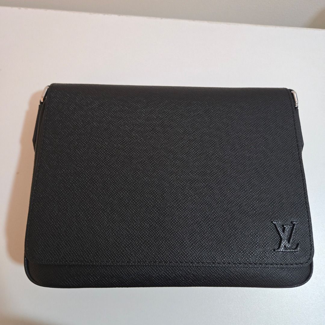 Louis Vuitton Taiga District PM Messenger (Category: Luxury Bags & Wallets) located in Muntinlupa City. Submitted by luxor.alt123158 (Listing ID 1468233900, Image 2). Description: -Brand New -With dustbag only -Open for meetup, delivery .