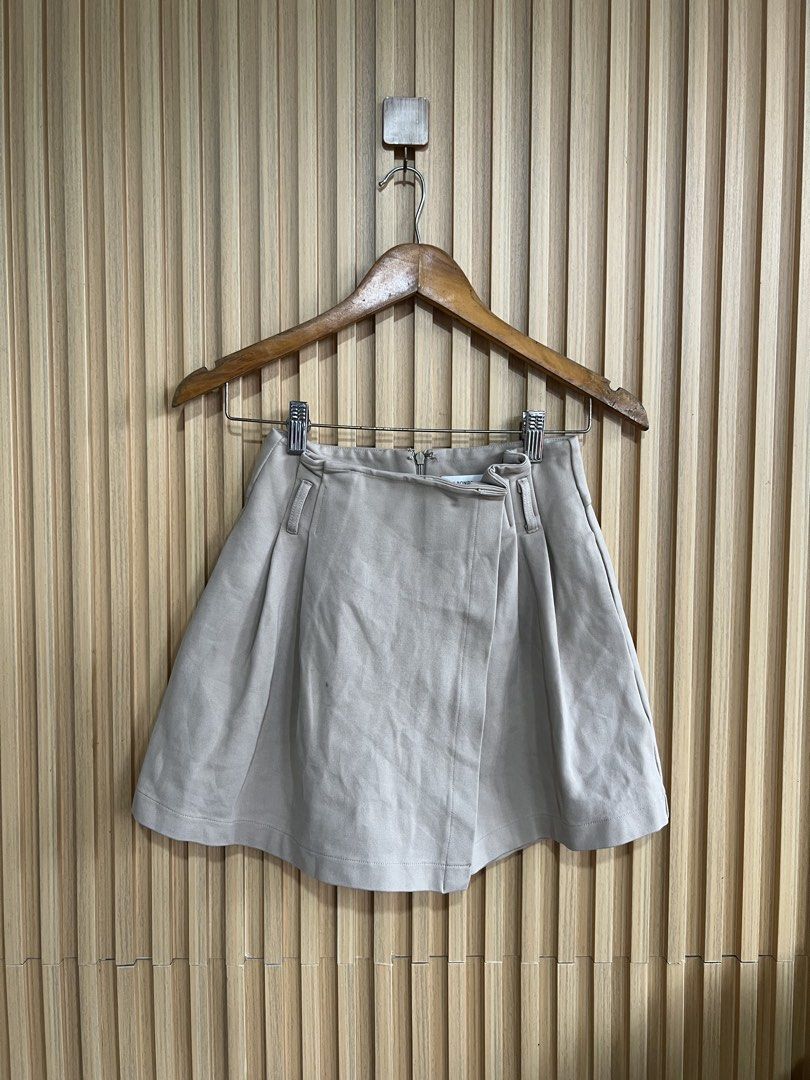 Love bonito (Category: Shorts) located in Lipa City. Submitted by thyra06 (Listing ID 1468100716, Image 2). Description: Lb skort good as new size 25/28.