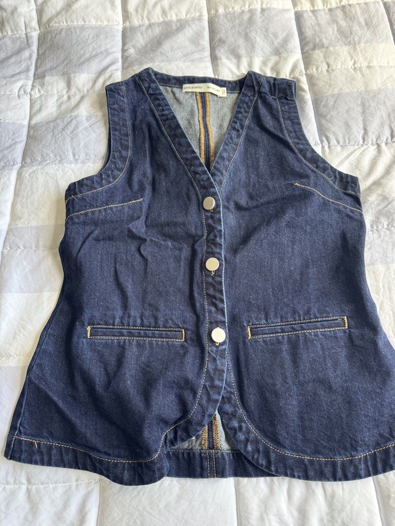 Love Bonito (Category: Blouses) located in Manila. Submitted by supermommm (Listing ID 1468116607, Image 2). Description: .