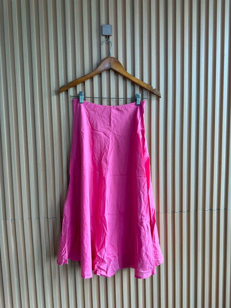 Love bonito (Category: Skirts) located in Lipa City. Submitted by thyra06 (Listing ID 1468168539, Image 1). Description: Lb midi skirtssixe 27/28.