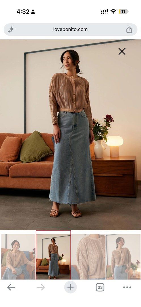 Love Bonito Relaxed Plisse Crop Jacket (Category: Coats, Jackets and Outerwear) located in Manila. Submitted by elaine.b (Listing ID 1468140718, Image 2). Description: Bought from Love Bonito SG for around 2700 pesos Rfs: no longer my style Used lightly twice Fits S best, can still fit xs and s/m .