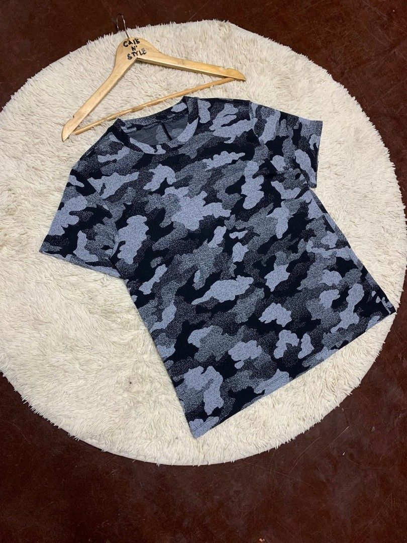Lululemon (Category: Activewear) located in Lianga. Submitted by legitseller12345678 (Listing ID 1468218542, Image 3). Description: Lululemon (Ultra stretch)📌 Excellent to new Medium sa lalaki Large sa babae Solid Mine 500 plus sf.