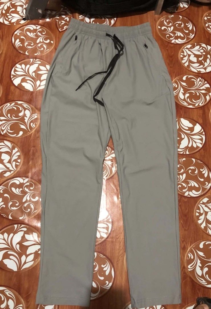 Lululemon Agility Pants (Category: Activewear) located in Cabuyao City. Submitted by THRIFTHITS (Listing ID 1468229558, Image 3). Description: Lululemóñ Agility Jogger Pants Excellent Condition Size Medium Mine 1k‼️ Direct Message me and Add for fast Transaction ty .