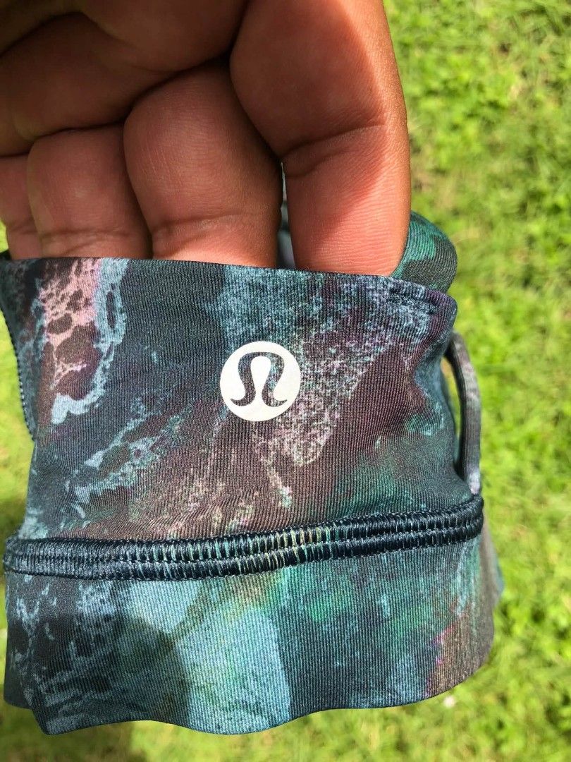 Lululemon Energy Bra (Category: Activewear) located in Manila. Submitted by lumang__gamit00 (Listing ID 1468212434, Image 3). Description: NWT Lululemon Energy Bra High Neck Cosmic Shift Size: 6 Like New No issue.