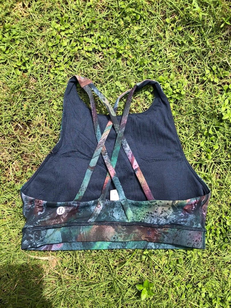 Lululemon Energy Bra (Category: Activewear) located in Manila. Submitted by lumang__gamit00 (Listing ID 1468212434, Image 2). Description: NWT Lululemon Energy Bra High Neck Cosmic Shift Size: 6 Like New No issue.
