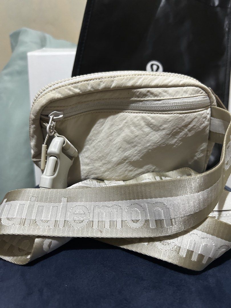 Lululemon belt bag (Category: Cross-body Bags) located in Dasmarinas. Submitted by jedskie0810 (Listing ID 1468212236, Image 2). Description: Original from canada 🇨🇦 1 ltr Barely used No flaws with original ego bag .