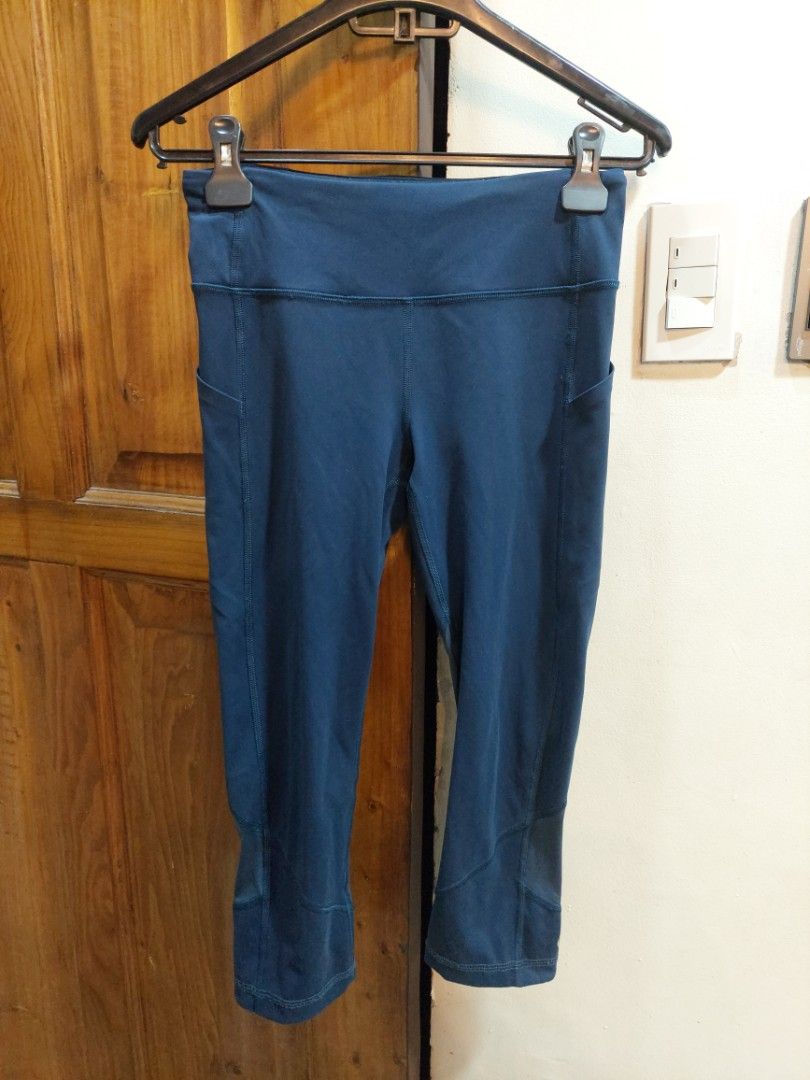 LULULEMON PACE RIVAL CROP* 22" (Category: Activewear) located in San Pedro. Submitted by cyanide.slug.cat (Listing ID 1468184499, Image 3). Description: small 26-30" waist 28" length.
