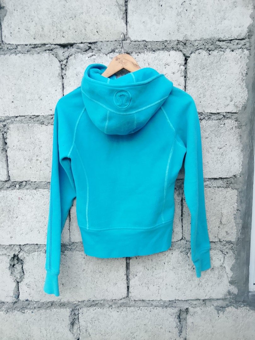Lululemon scuba hoodie (Category: Coats, Jackets and Outerwear) located in Bayombong. Submitted by jeffreybee (Listing ID 1468214118, Image 2). Description: dot 4 no flaws.