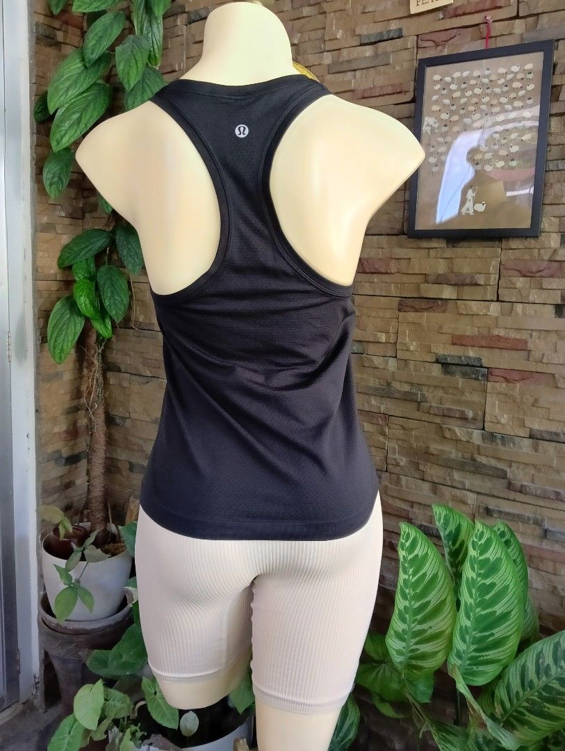 Lululemon Swiftly Tech Top (Category: Activewear) located in Rizal. Submitted by timeless_shop (Listing ID 1468110221, Image 3). Description: 🔥 ORIGINAL Lululemon Swiftly Tech Racerback Tank - Black ✨Size 6 📏 Width: 15 inches lay flat 📏 Size Fit: Small to Medium Bust 32-34 📏 Length: 21 inches 💯 Good Condition: 9.9/10 - Like New! 🎨 Color Rate: 9.9/10 - Buo pa kulay! 👕 Maayos at malinis din. hindi ito laspag. 🧵 Quality ng Fabric: - Original