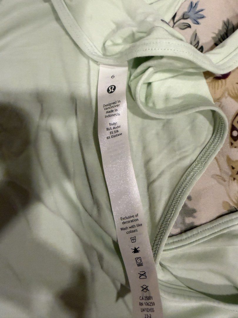 Lululemon top (Category: Sleeveless) located in Manila. Submitted by bellafleur (Listing ID 1468182825, Image 1). Description: .