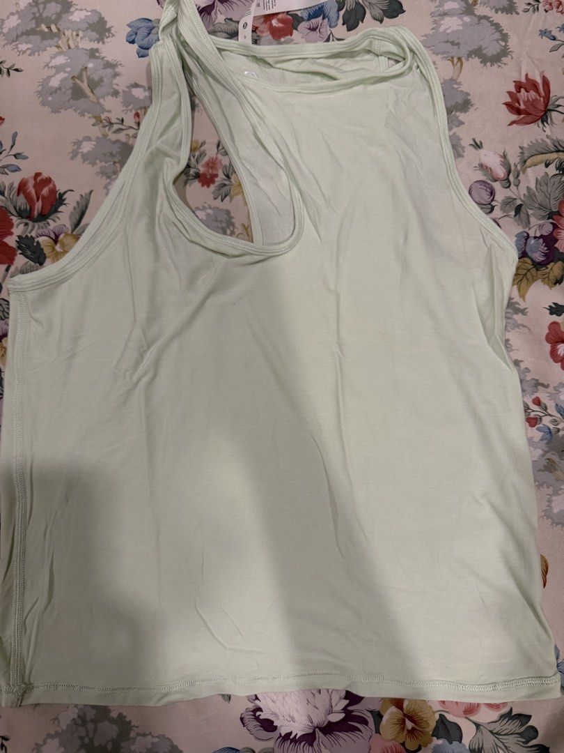 Lululemon top (Category: Sleeveless) located in Manila. Submitted by bellafleur (Listing ID 1468182825, Image 2). Description: .