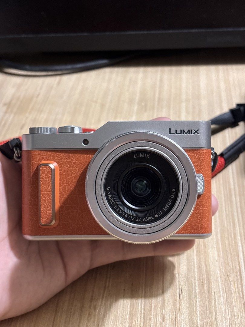 Lumix GF10K (Category: Cameras) located in San Juan City. Submitted by velardedrew (Listing ID 1468116186, Image 3). Description: Panasonic Lumix DC-GF10 K for sale! Camera is in practically pristine condition, it’s a very travel-friendly camera that takes surprisingly sharp pictures for its size. It doesn’t have any issues, and all functions are working as intended, flash, flip screen, touch screen, all works. It still has the original receipt, 