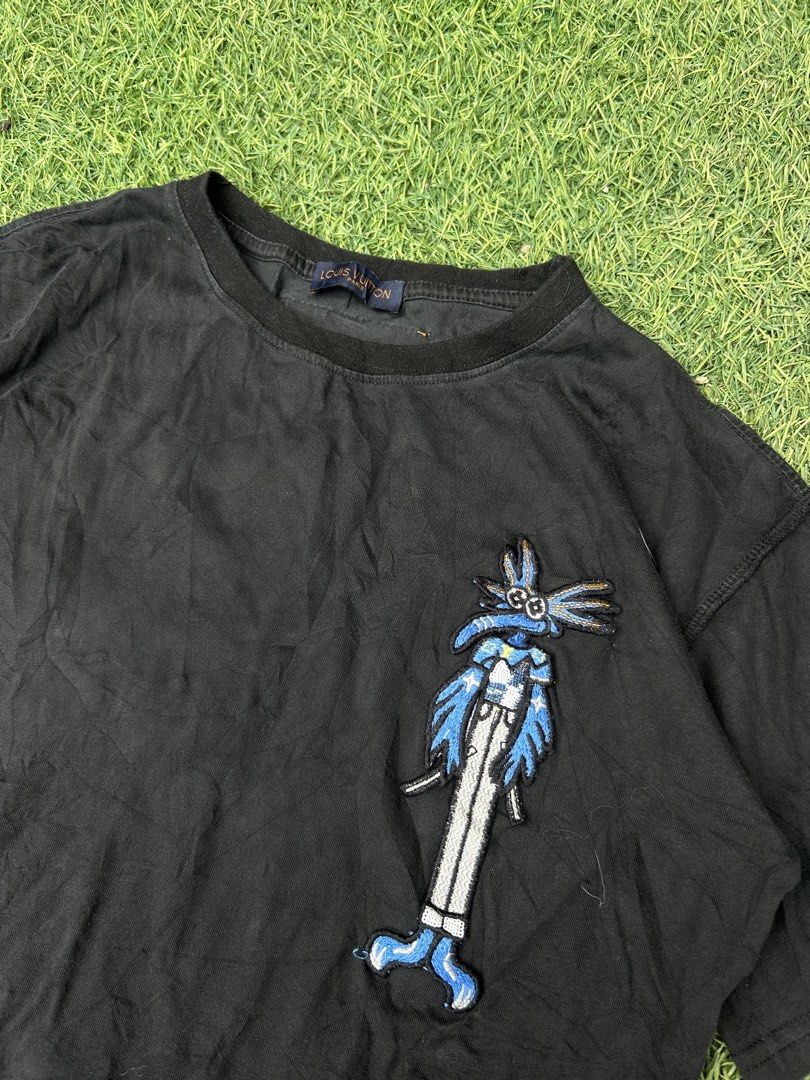 LV black tee (Category: Luxury Apparel) located in Santa Rosa. Submitted by unexpected.finds4026 (Listing ID 1468197433, Image 3). Description: Xs On tag Oversize best fit to S - M complete tags 9/10 color rate need wash .