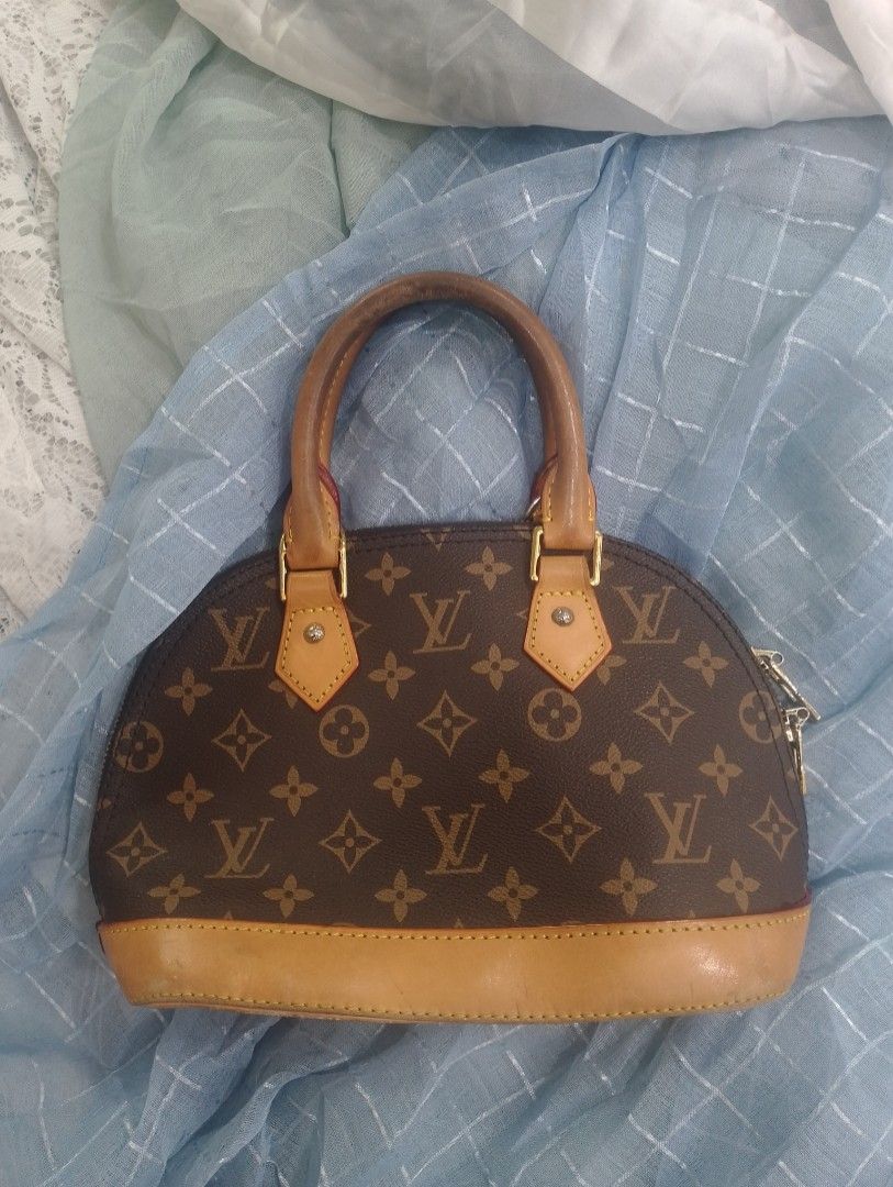 LV HANDBAG (Category: Tote Bags) located in Bacolod City. Submitted by slurpy_thrift (Listing ID 1468207700, Image 1). Description: .