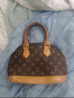 (Category: ) located in . Submitted by slurpy_thrift (Listing ID 1468207700, Image 1). Description: .