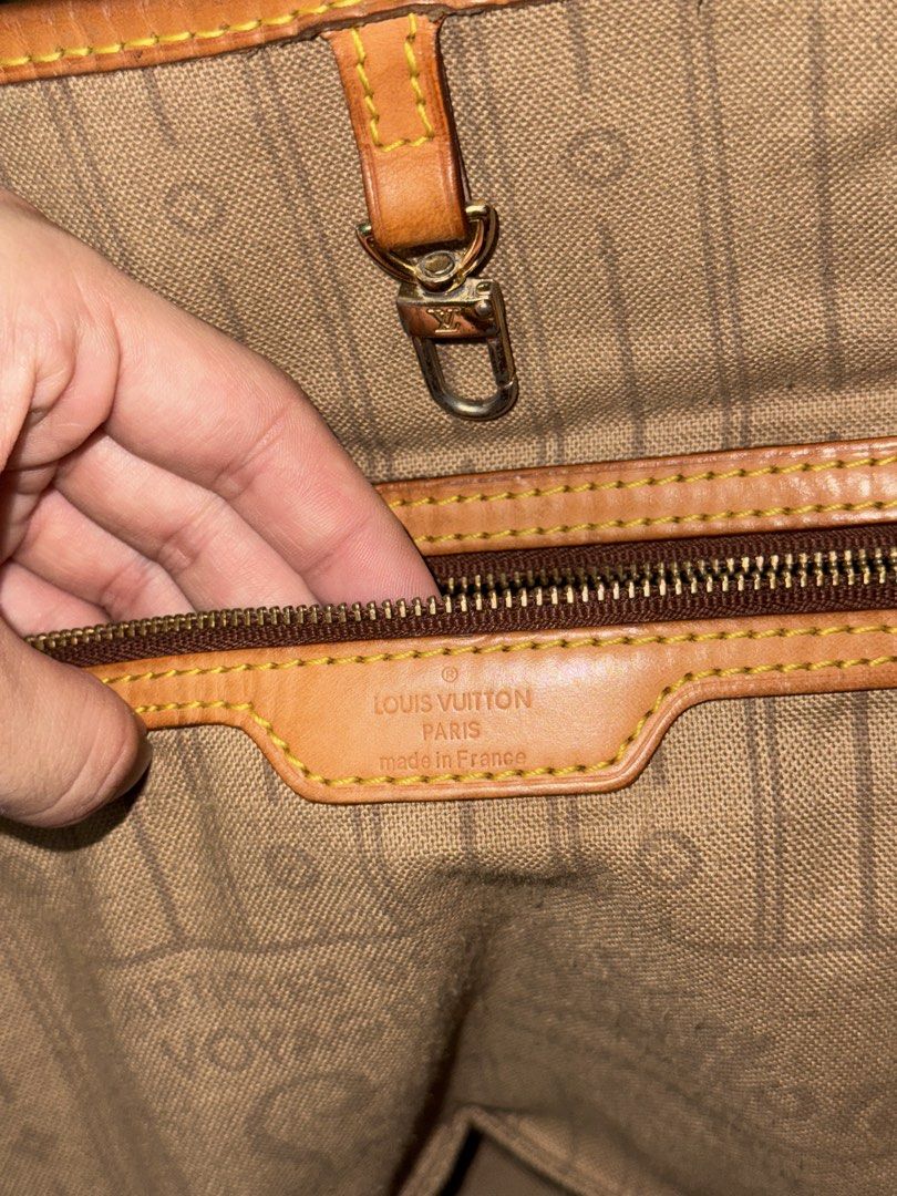 LV Neverfull MM (Category: Luxury Bags & Wallets) located in Taguig. Submitted by thevintagecoffer (Listing ID 1468203127, Image 2). Description: .