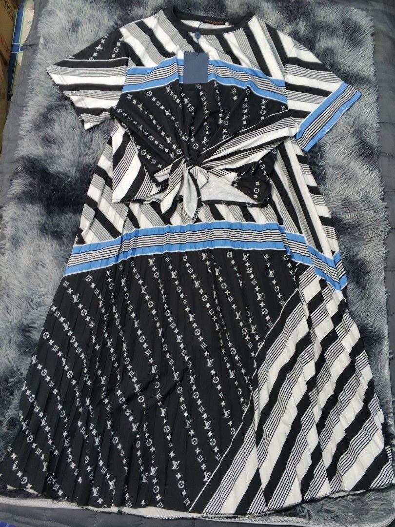 LV set blouse & skirt new (Category: Sets or Coordinates) located in Magalang. Submitted by trendz67271 (Listing ID 1468152408, Image 1). Description: brand new bought from abroad size reference in photos.