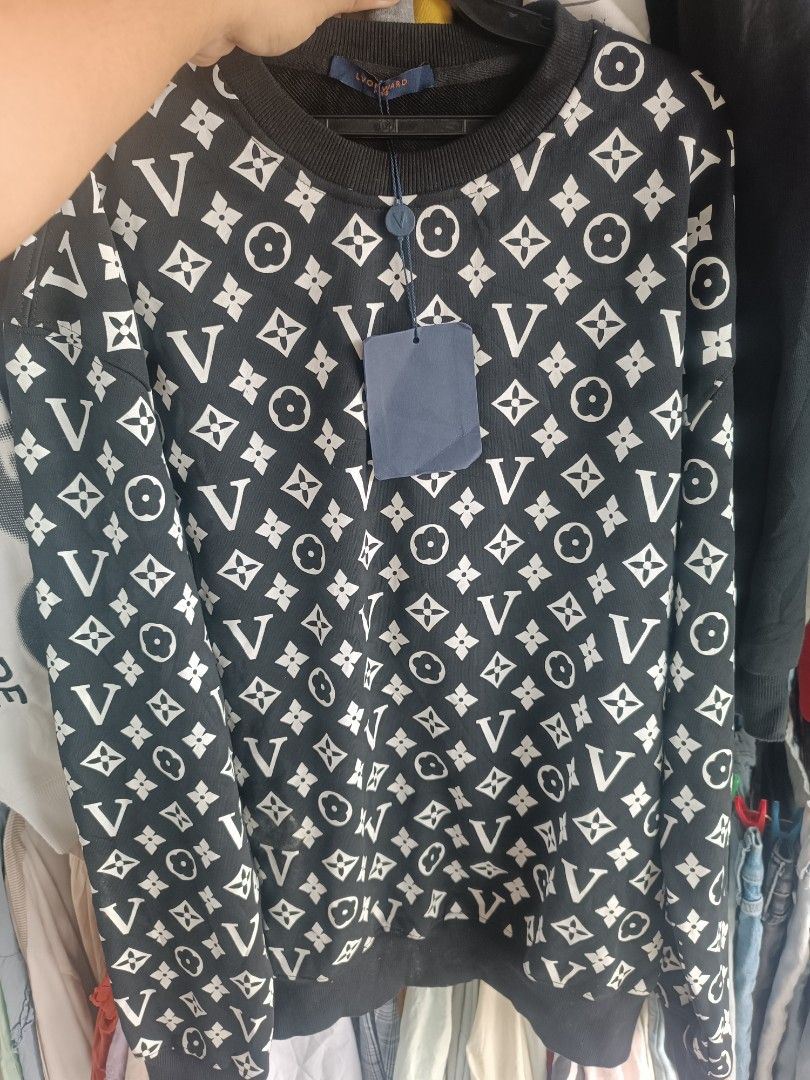 LVONWARD Monogram Crewneck Sweatshirt Size L (Category: Coats, Jackets and Outerwear) located in Malasiqui. Submitted by jom_mc.thrift (Listing ID 1468066644, Image 2). Description: - Brand: Black crewneck sweatshirt with white monogram pattern - Condition: Brand new with original tags attached - Size: L - Material: Heavy cotton blend with soft inner lining - Features: Long sleeves, ribbed cuffs and hem - Care: Gentle dry clean recommended w:22 L