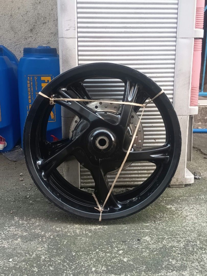M3 stock mags (Category: Tires & Rims) located in Calumpit. Submitted by neroza04 (Listing ID 1468135225, Image 2). Description: M3 stock mags pwede ren swap sa stock mags ng mio soul i125 .