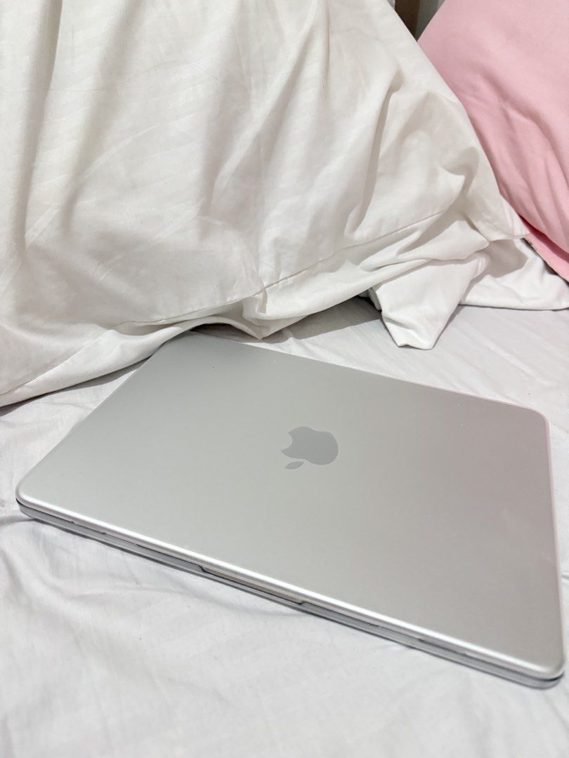 Macbook Neo Silver 256gb 8gb RAM (Category: Laptops & Notebooks) located in Pasay City. Submitted by karlamarithe (Listing ID 1468232880, Image 2). Description: Macbook Neo - Silver 256gb 8gb RAM SRP: ₱49,990 Battery Health - 99% 4 months old, under warranty RFS: New Laptop Freebies: Laptop Case, Laptop Connector.