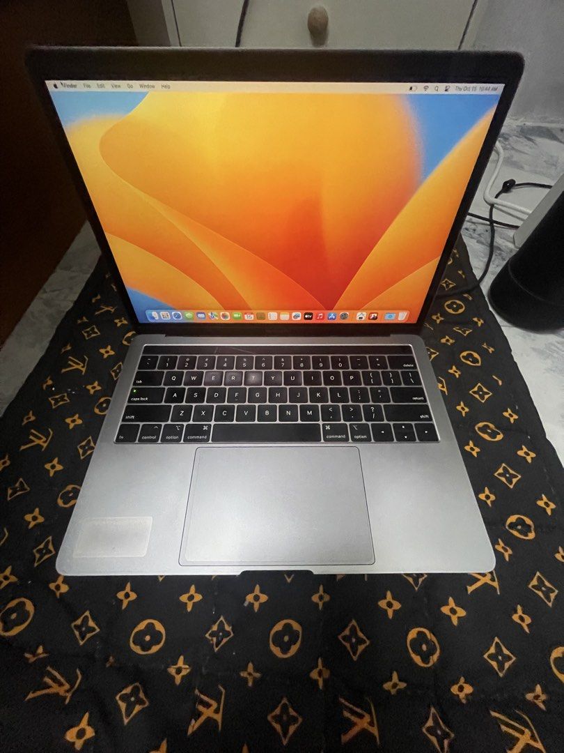 macbook pro i7 2019 1TB ssd 16Gb ram (Category: Laptops & Notebooks) located in Manila. Submitted by hometechieonlineshop (Listing ID 1468282621, Image 1). Description: macbook pro i7 2019 16gb ram 1tb ssd 13-inch battery mblis malowbat no fingerprint with charger.