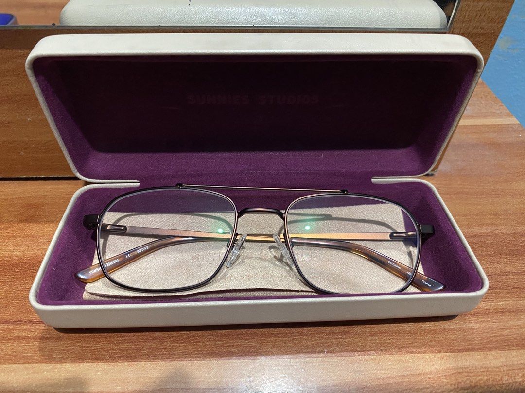 Magnus specs Sunnies studios (Category: Sunglasses & Eyewear) located in Taytay. Submitted by danicadiaz30 (Listing ID 1468280299, Image 1). Description: No prescription eyewear Can change into prescription With free hardcase .