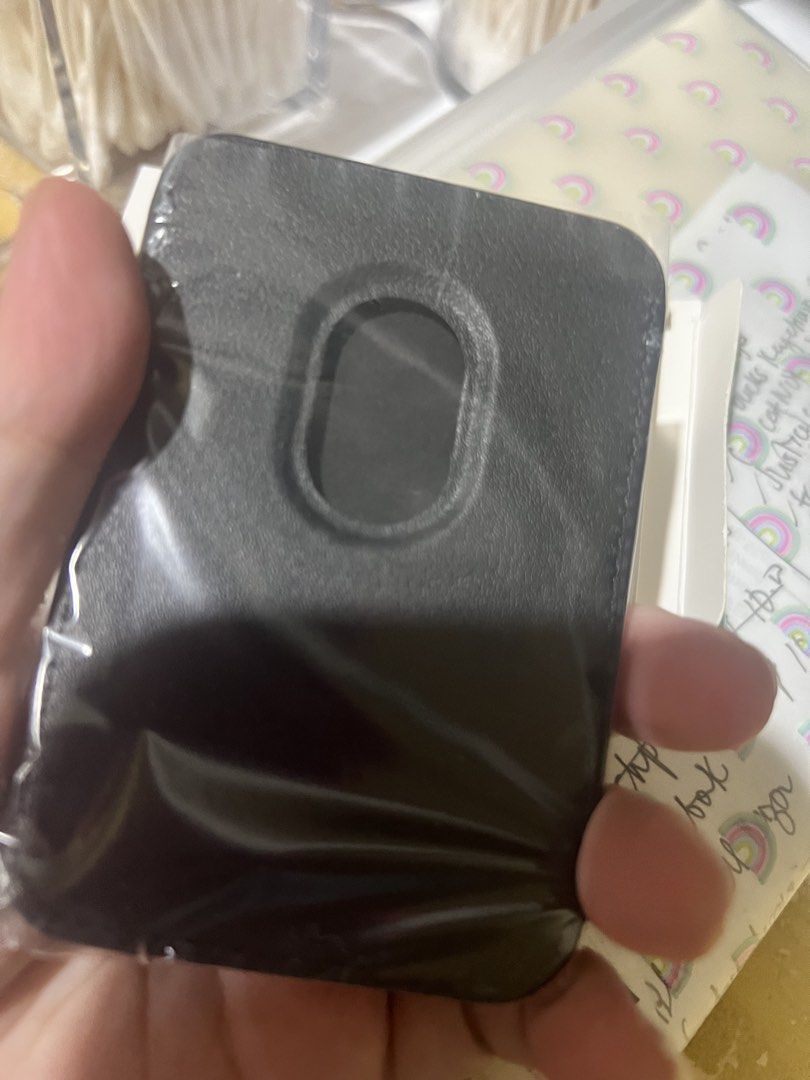 Magsafe wallet (Category: Mounts & Holders) located in Paranaque City. Submitted by arianem031087 (Listing ID 1468183565, Image 3). Description: .