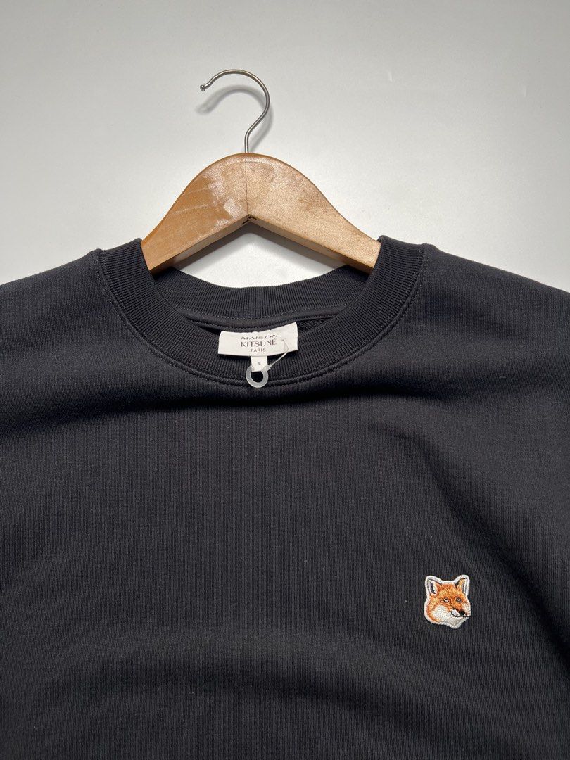 MAISON KITSUNE CREWNECK SWEATER (Category: Coats, Jackets and Outerwear) located in Cebu City. Submitted by generics_dept (Listing ID 1468196013, Image 2). Description: Width: 22 Length: 29 Good as new Flawless 9.9/10 Parang brand new lang naka save kapa sa shipping from abroad.