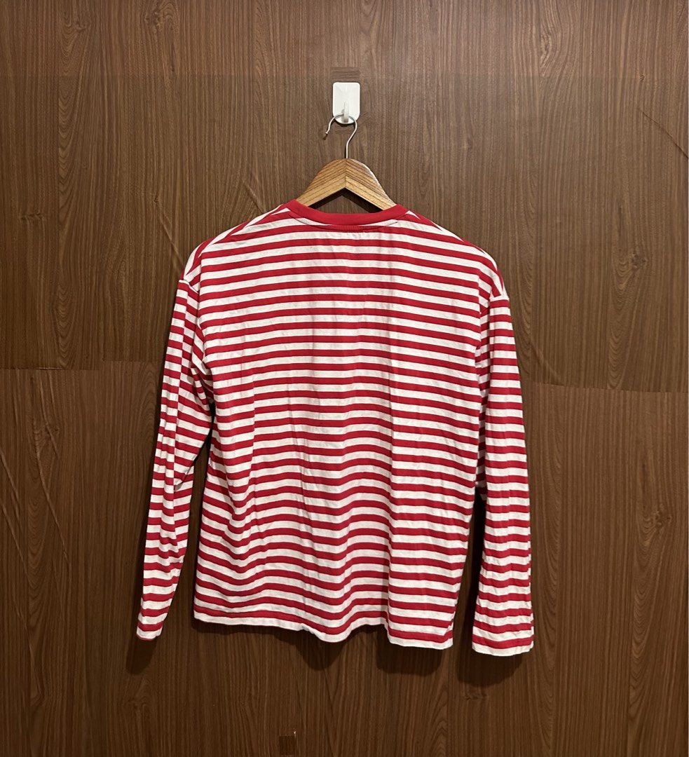 Maison Kitsune red & white striped longsleeve medium (21x26) (Category: Longsleeves) located in Los Banos. Submitted by streetwear.collections (Listing ID 1468076487, Image 3). Description: Maison Kitsune red & white striped longsleeve medium (21x26) excellent condish Php 1800 Thanks!.