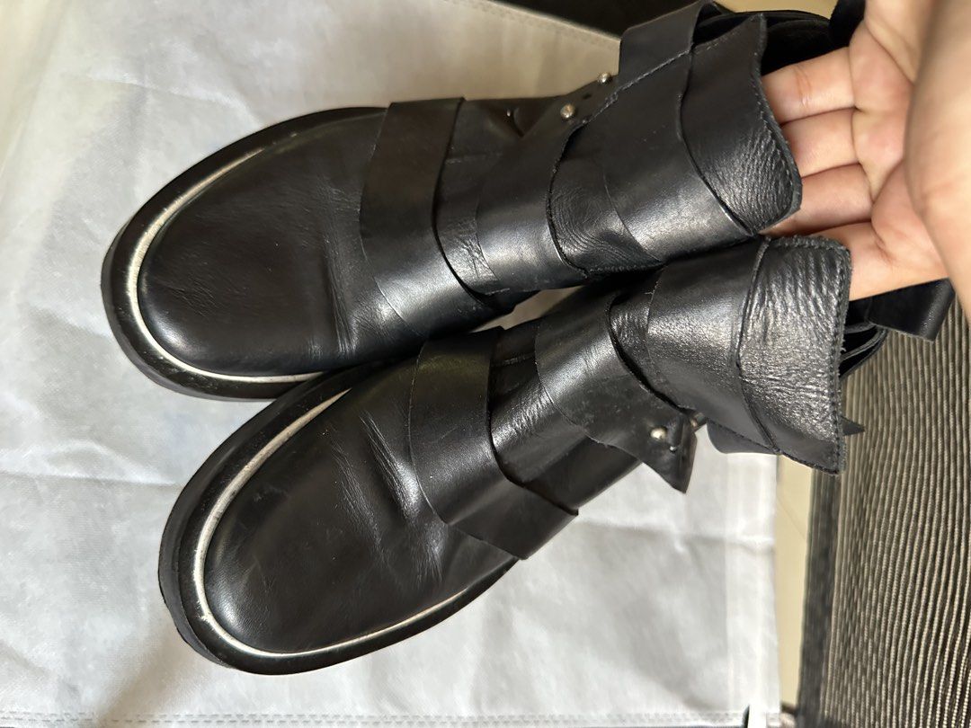 Maje Whipstitch Trim Boots (Category: Boots) located in Butuan. Submitted by wear.next (Listing ID 1468104732, Image 3). Description: Authentic Size 38 May 3 missing knob/rivet Can still be worn as-is.