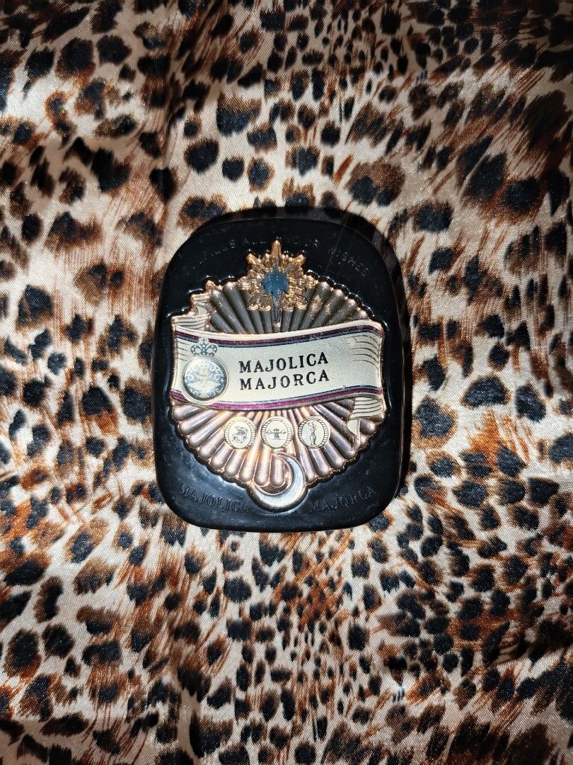 Majolica Majorca - Pressed Powder / Face Powder (Category: Makeup) located in Manila. Submitted by stylemenow_ (Listing ID 1468235315, Image 1). Description: Brand new / sealed pa yung film - with mirror and puff included ‎• Flaws: light scratches on case + small paint chip on gold star logo on top ‎• RFS: declutter.
