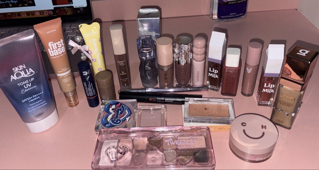 make up bundle take all < 1,500 (Category: Makeup) located in Manila. Submitted by chloerbls (Listing ID 1468085644, Image 3). Description: Rfs: I have too much make up already. 22 make up products for 1,500 is incrediblyy cheapp no lowballing .