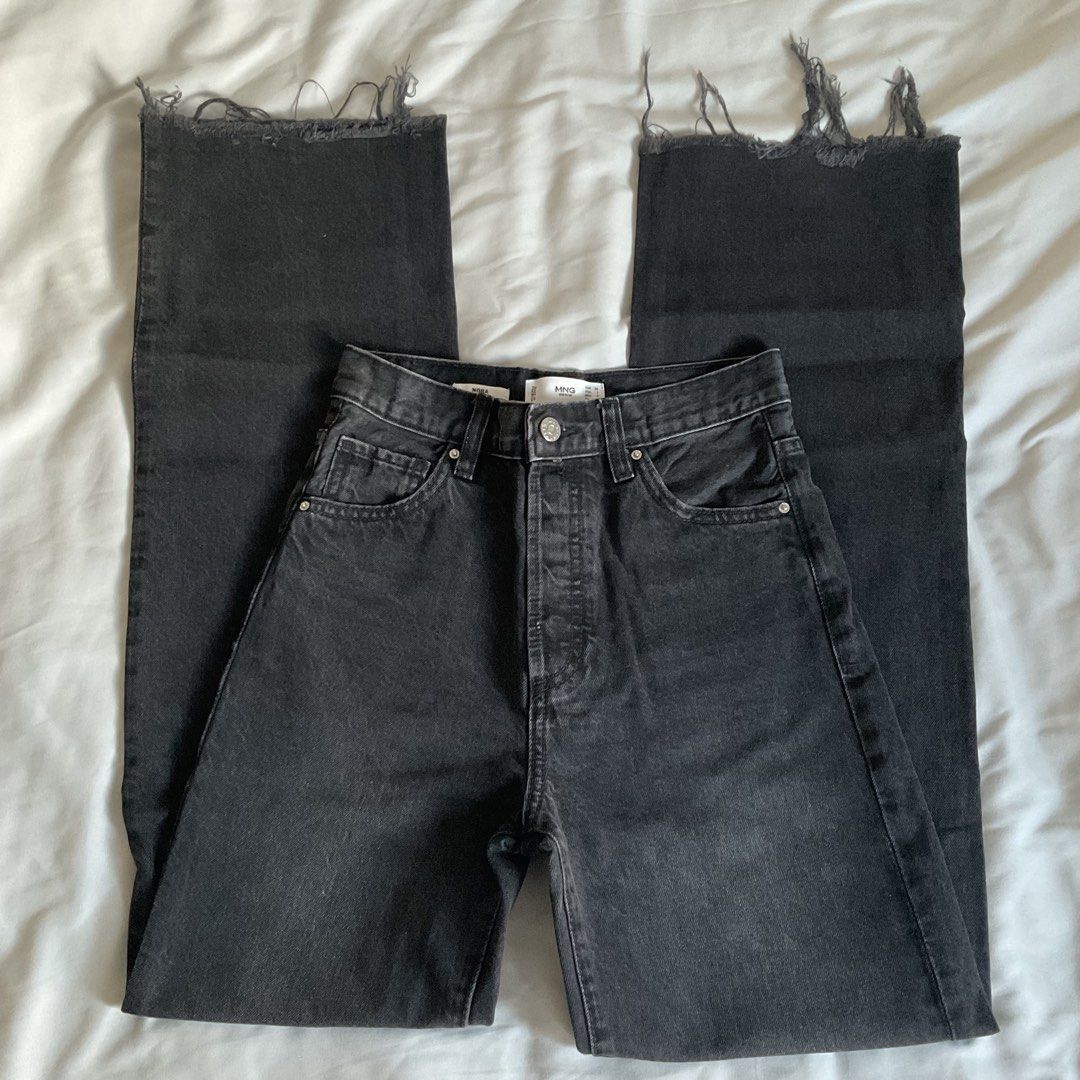 Mango Black Straight Leg Jeans (Category: Jeans) located in Quezon City. Submitted by declutter.chek (Listing ID 1468153777, Image 1). Description: Excellent quality Fits W24.