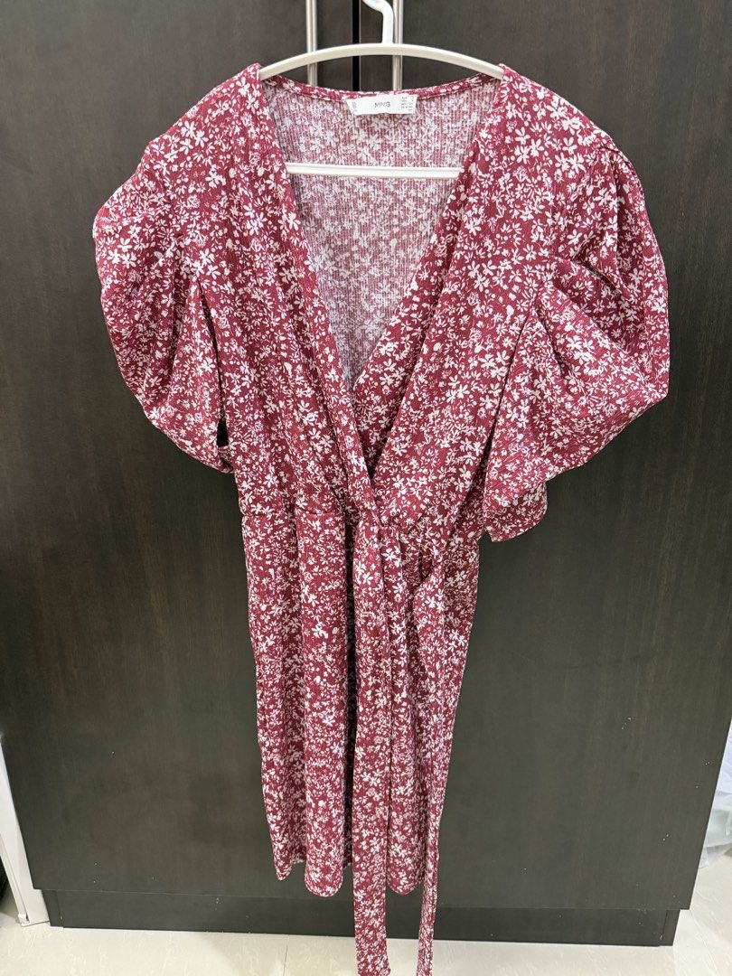 Mango Dress (Category: Dresses) located in Mandaluyong City. Submitted by mry.mry (Listing ID 1468186561, Image 3). Description: .