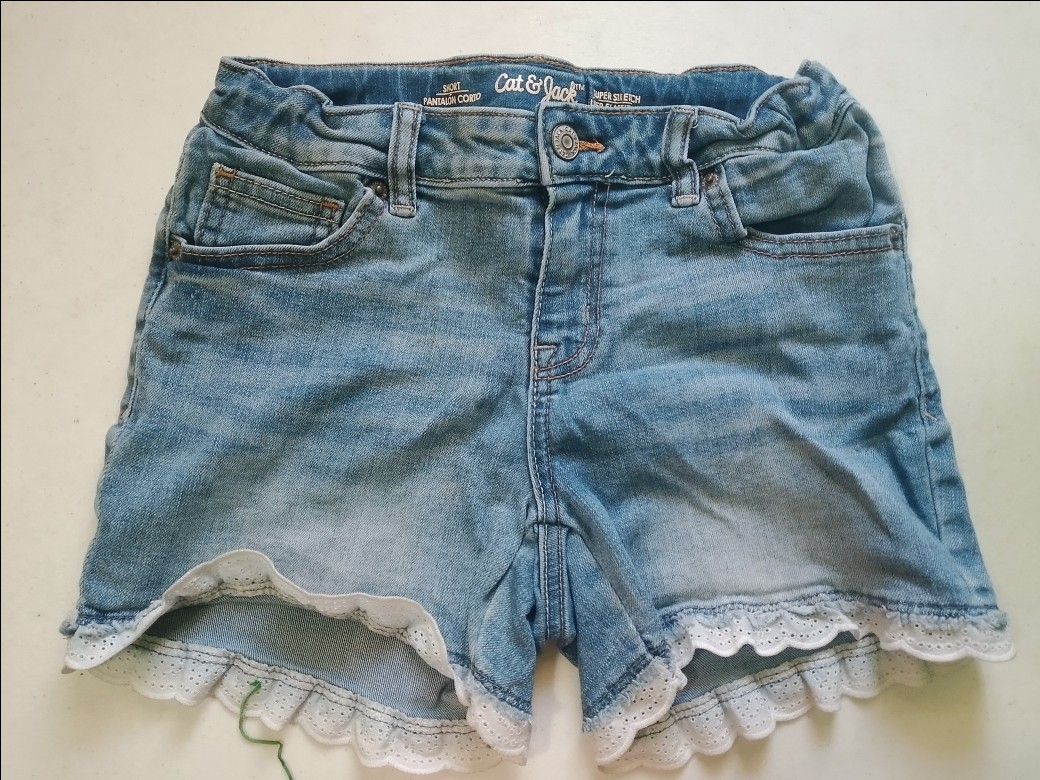 Maong Short for kids (Category: Babies & Kids Fashion) located in General Trias. Submitted by random.recos (Listing ID 1468107951, Image 3). Description: 🛍️✨ KIDS MAONG SHORTS FOR SALE! ✨🛍️ 👖 Cute at stylish na maong shorts for kids! 🥰 👧👦 Fit for kids ages 8–12 years old! 💥 3 PCS FOR ₱100 LANG! 💥 Sulit na sulit na, pang-araw-araw na outfit pa! 💕 📍 Location: General Trias, Cavite 🤝 Meet-up / Pick-up available 📩 PM na sa mga interested 