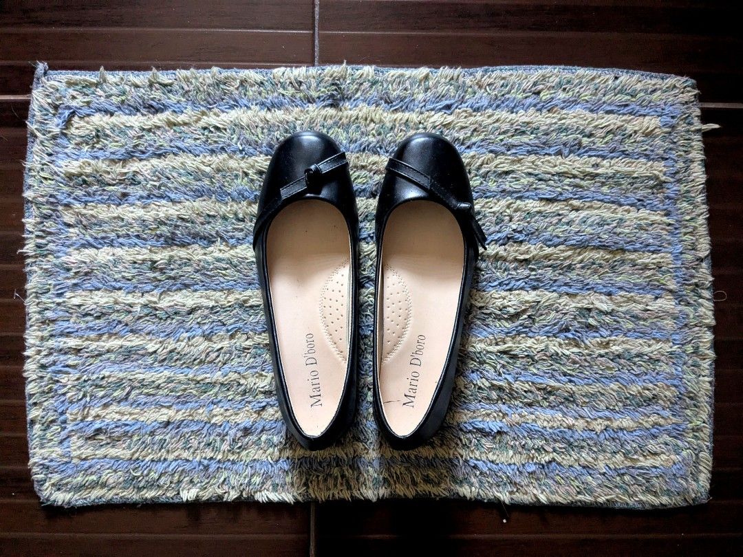 Mario D'boro Black Flat Shoes Size 36 (Category: Flats & Sandals) located in Manila. Submitted by chocolateparfait (Listing ID 1468094629, Image 3). Description: Only used once!! BEST for size 36 (size is 37 on shoes, but runs small) Original price: P700.