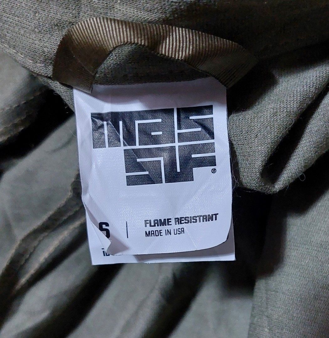 Massif ALTITUDE Multicam FR Softshell Jacket (Category: Coats, Jackets and Outerwear) located in Baguio. Submitted by wagwagan_001 (Listing ID 1468278916, Image 3). Description: excellent condition Small 21 x 28 *miniscule wear-and-tear, barely noticeable.