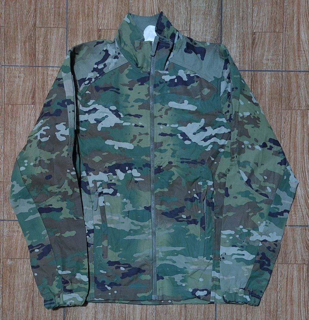 Massif ALTITUDE Multicam FR Softshell Jacket (Category: Coats, Jackets and Outerwear) located in Baguio. Submitted by wagwagan_001 (Listing ID 1468278916, Image 1). Description: excellent condition Small 21 x 28 *miniscule wear-and-tear, barely noticeable.