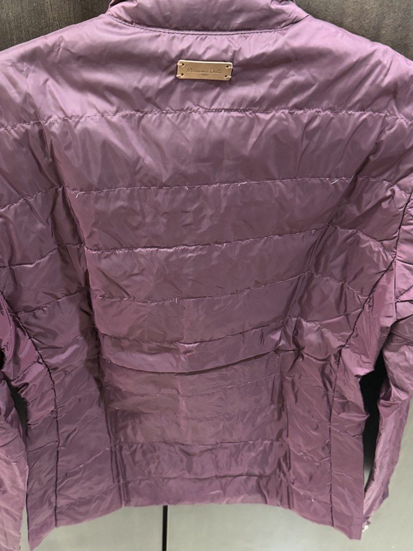 Massimo Dutti Jacket (Category: Coats, Jackets and Outerwear) located in Mandaluyong City. Submitted by mry.mry (Listing ID 1468186755, Image 3). Description: .